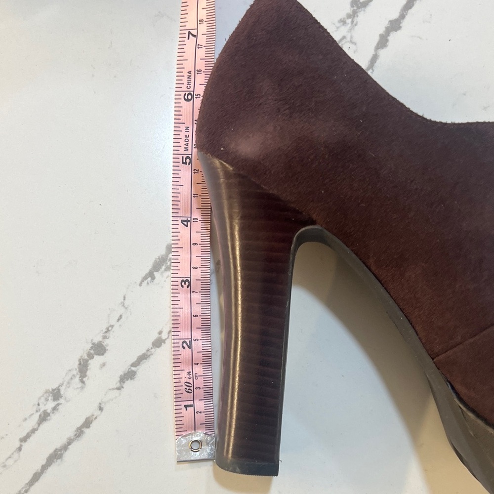 Michael Kors Dark Brown Suede Heels with Gold Buckle Size 7.5 M - Picture 12 of 16